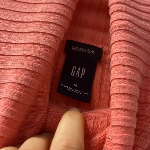 Pink GAP sweater - Picture 3 of 4